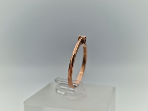 Золотое кольцо с бриллиантом, 1.35 г, разм. 16