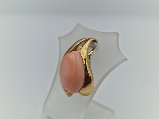 Золотой кулон с кораллом, 6.21 г