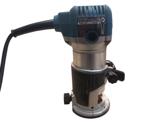 Makita RT0700C 