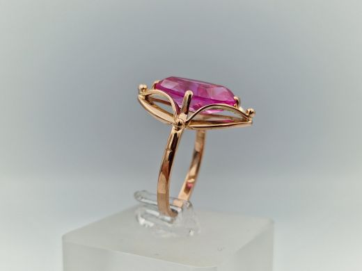 Zelta gredzens ar koraļļi, 4.27 g, izm. 18.5