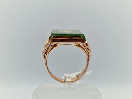 Zelta gredzens ar nefrītu, 12.41 g, izm. 20.5