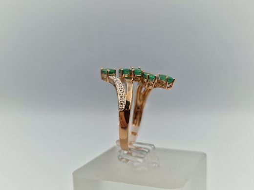 Zelta gredzens ar briljantiem un smaragdiem, 3.5 g, izm. 18