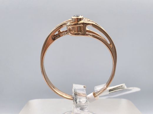 Gold ring with diamond, 2.08 g, size 17.5