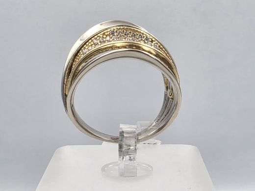 Gold ring with zircon, 7.59 g, size 17.5