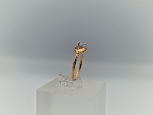 Zelta gredzens ar topāzu, 1.21 g, izm. 16