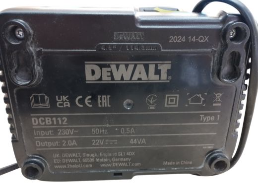 Dewalt Dcb112, Dcb183