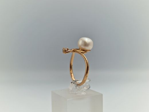 Золотое кольцо с цирконом, 2.55 г, разм. 16.5