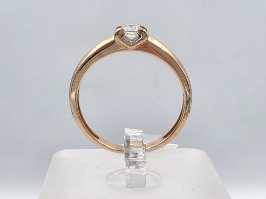Gold ring with zircon, 1.91 g, size 18