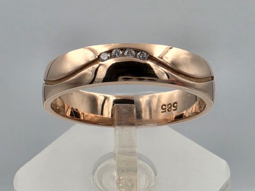 Gold ring with zircon, 4.96 g, size 20