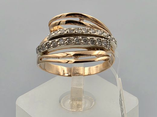 Gold ring with zircon