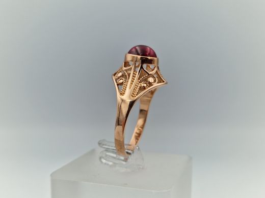 Zelta gredzens ar koraļļi, 3.5 g, izm. 19