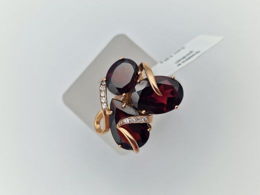 Zelta gredzens ar granātu, 8.89 g, izm. 16.5