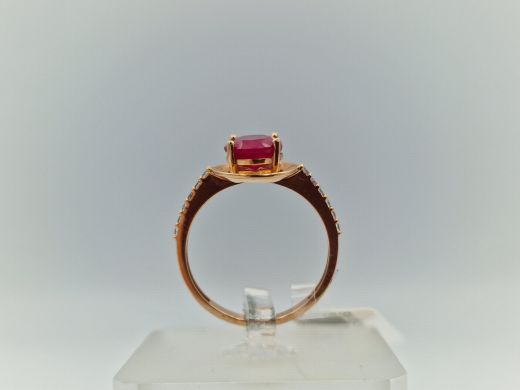 Золотое кольцо с цирконом, 2.51 г, разм. 17