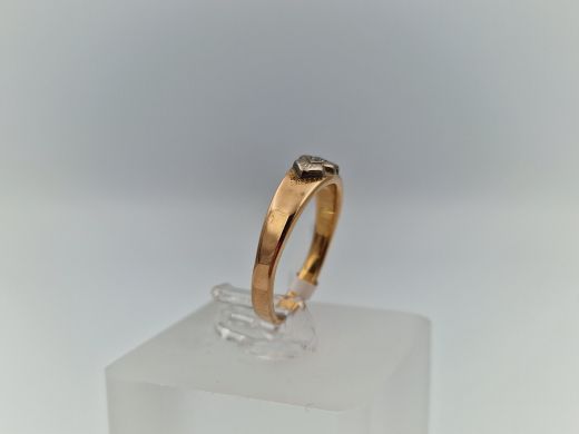 Золотое кольцо с бриллиантом, 2.69 г, разм. 16