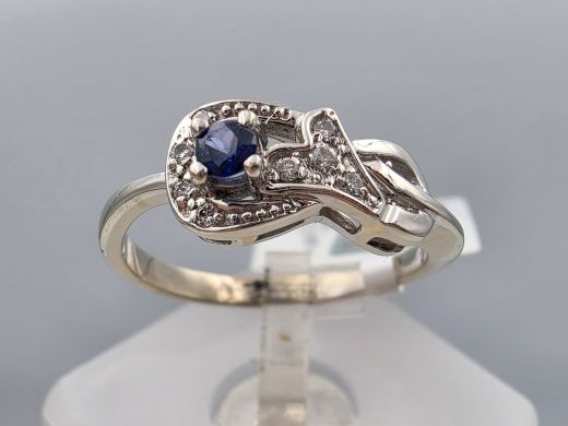 Gold ring with diamond and sapphire, 2.37 g, size 16.5