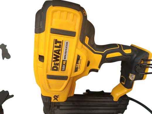 DeWALT Dcn680