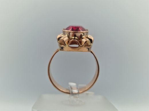 Zelta gredzens ar koraļļi, 6.6 g, izm. 19