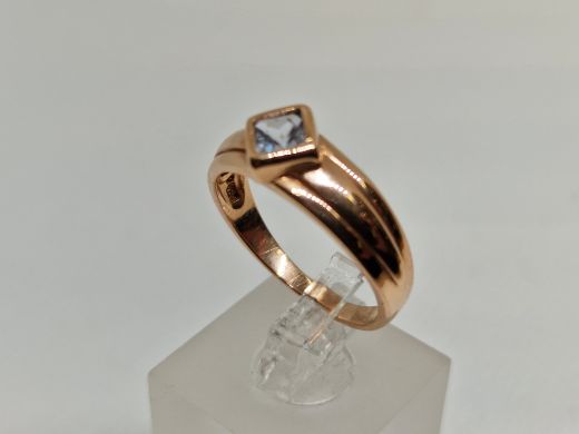 Золотое кольцо с цирконом, 3.3 г, разм. 17.5