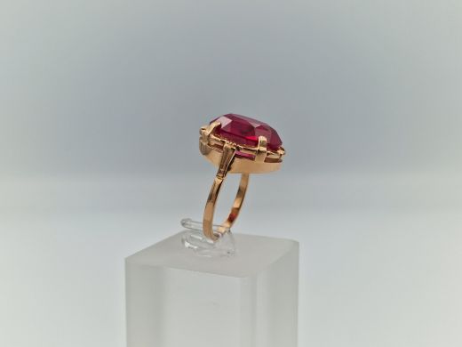 Zelta gredzens ar koraļļi, 7.19 g, izm. 18.5