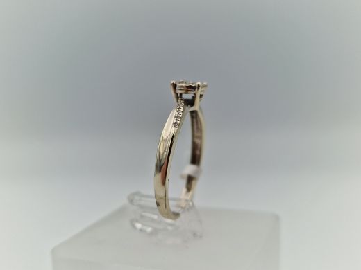 Zelta gredzens ar briljantu, 1.61 g, izm. 17