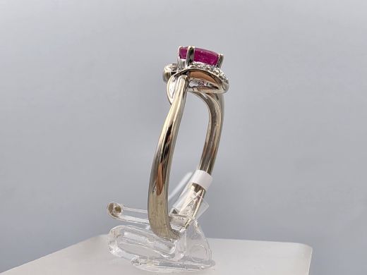 Gold ring with diamond and ruby, 1.96 g, size 16.5