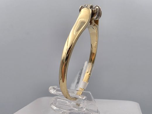 Gold ring with diamond, 1.88 g, size 18.5