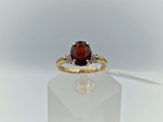 Zelta gredzens ar granātu, 2.41 g, izm. 17.5