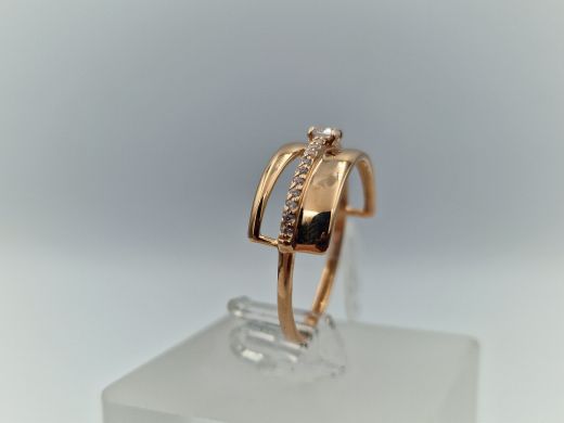 Gold ring with zircon, 2.12 g, size 18
