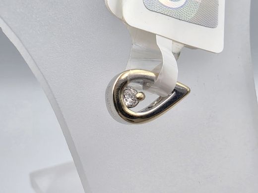 Gold pendant with diamond, 0.64 g