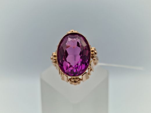 Zelta gredzens ar koraļļi, 7.54 g, izm. 17.5