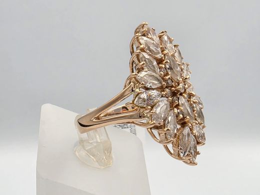 Gold ring with zircon, 9.26 g, size 17.5