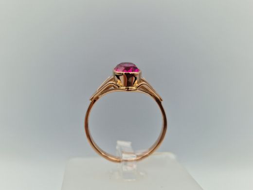 Zelta gredzens ar koraļļi, 2.68 g, izm. 17