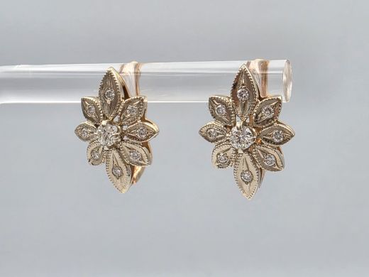 Gold earrings with diamond, 4.39 g