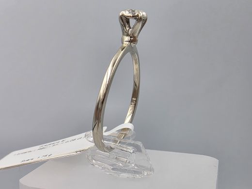 Gold ring with diamond, 1.75 g, size 18