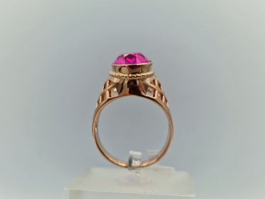 Zelta gredzens ar koraļļi, 7.12 g, izm. 18.8