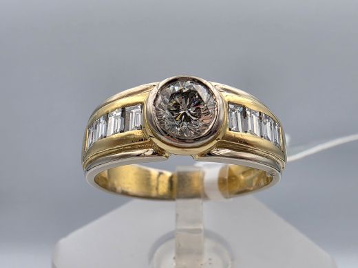 Gold ring with diamond, 5.30 g, size 17