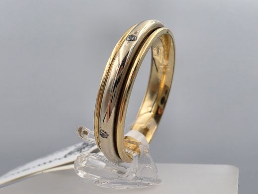 Золотое кольцо с бриллиантом, 3.88 г, разм. 17.5