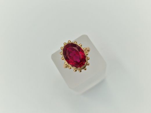 Zelta gredzens ar koraļļi, 6.15 g, izm. 19