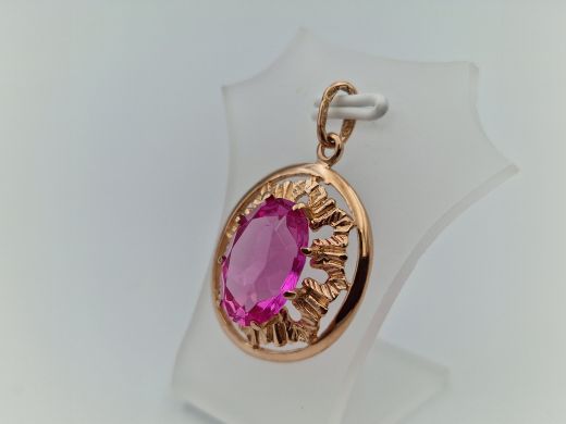 Золотой кулон с кораллом, 4.61 г