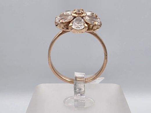 Gold ring with zircon, 3.76 g, size 16.5
