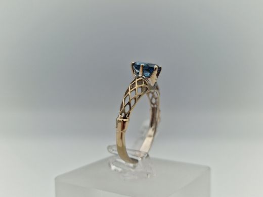 Zelta gredzens ar cirkoniju, 2.27 g, izm. 18