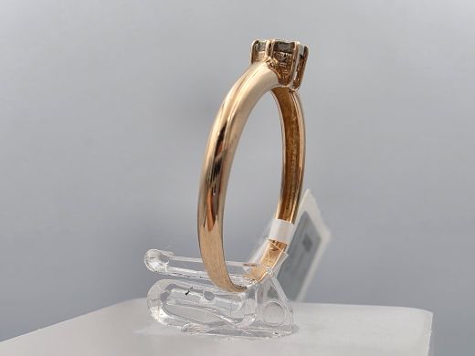 Gold ring with diamonds