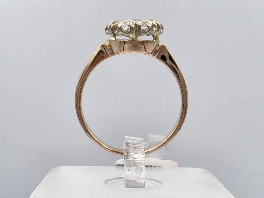 Gold ring with zircon, 2.76 g, size 17.5