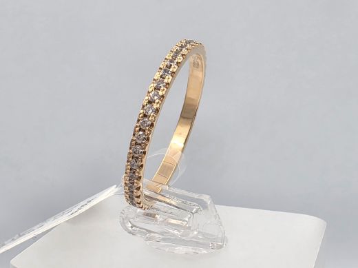 Gold ring with zircon