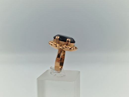 Золотое кольцо с кораллом, 8.21 г, разм. 19