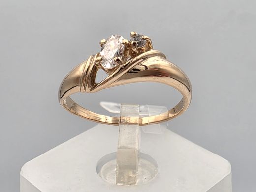 Gold ring with zircon
