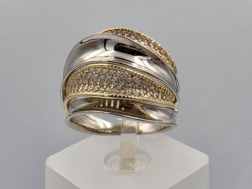 Gold ring with zircon, 7.59 g, size 17.5