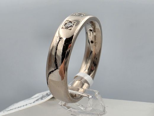 Gold ring with diamond, 9.41 g, size 18