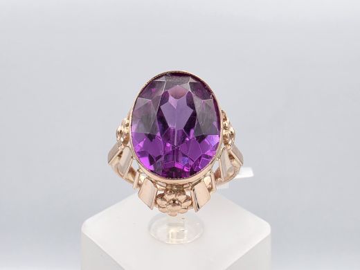 Золотое кольцо с кораллом, 6.74 г, разм. 18