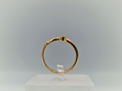Золотое кольцо с цирконом, 2.4 г